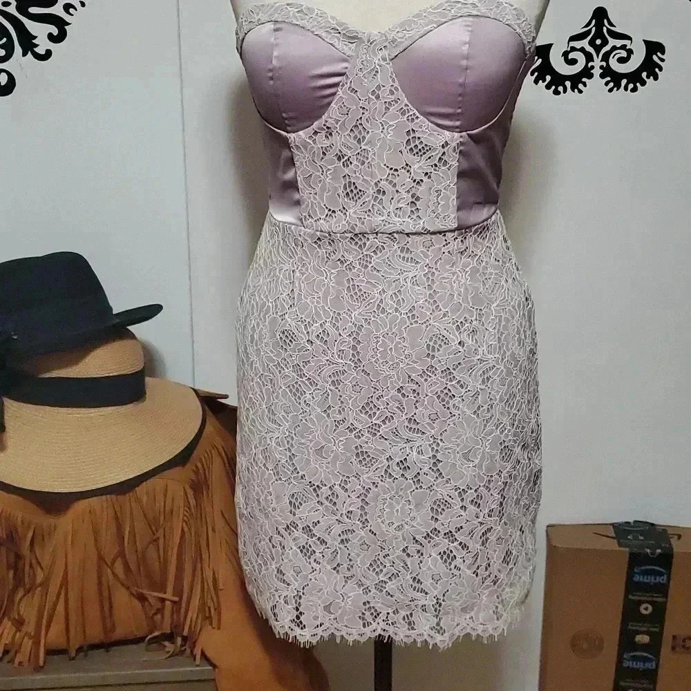 Strapless, lace dress 2 impress!!